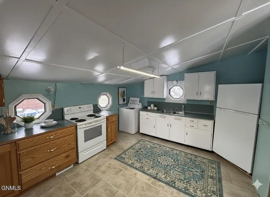 212 8th Street S, New Salem, ND 58563 - Image #2