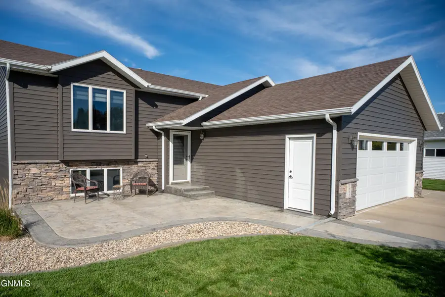 1605 9th Avenue Se, Mandan, ND 58554 - Image #2