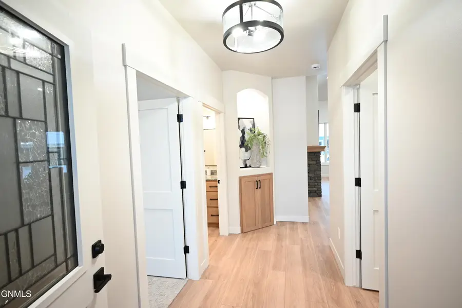 1907 Community Lp, Bismarck, ND 58503 - Image #3