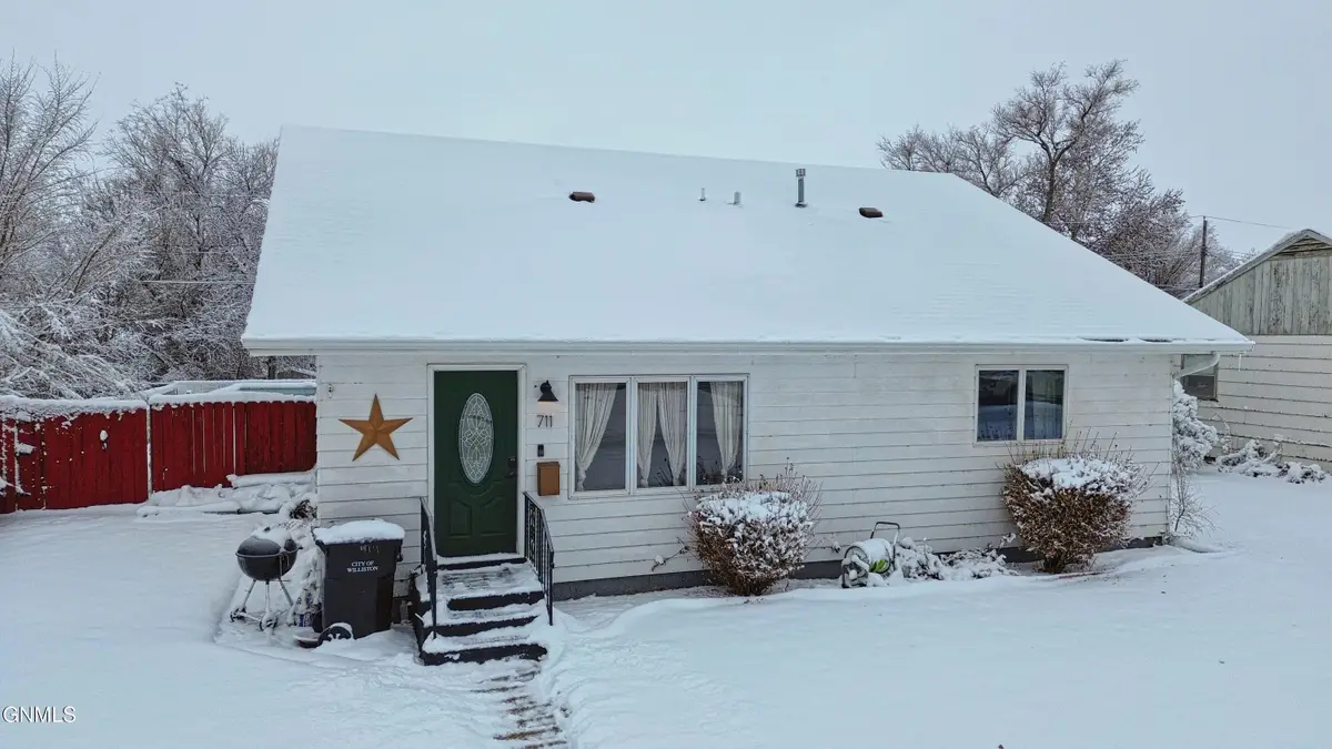 711 13th Avenue W, Williston, ND 58801 - Image #1