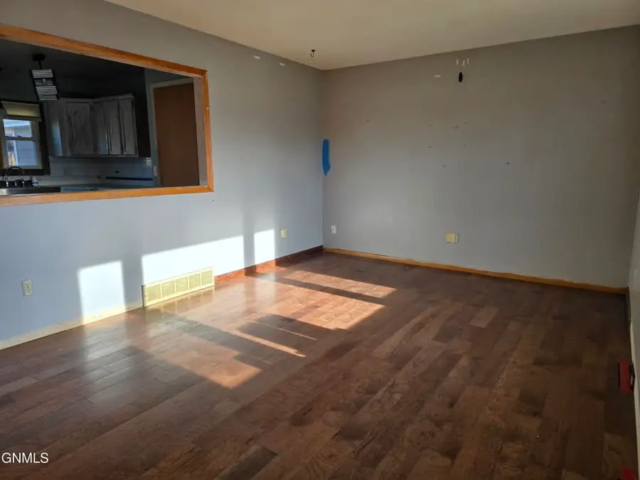 239 Carlson Street, Dickinson, ND 58601 - Image #2