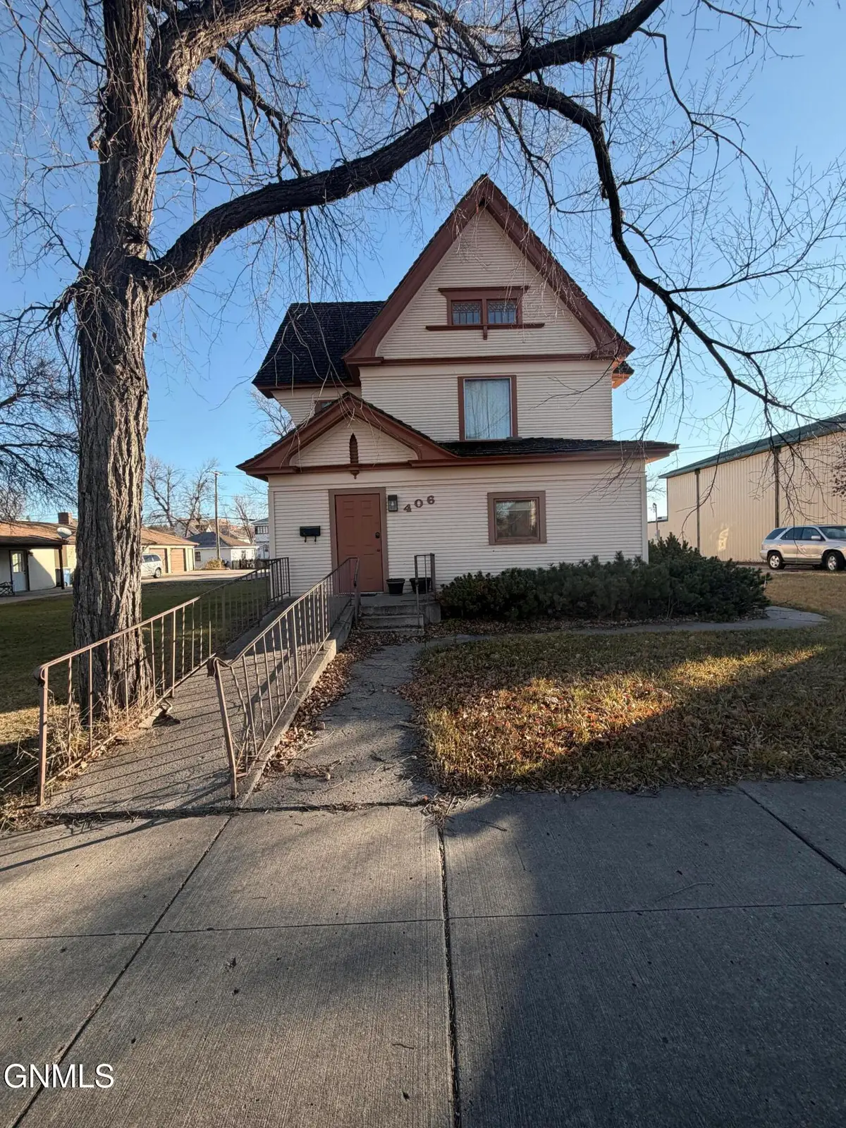 406 1st Avenue N, Jamestown, ND 58401 - Image #1