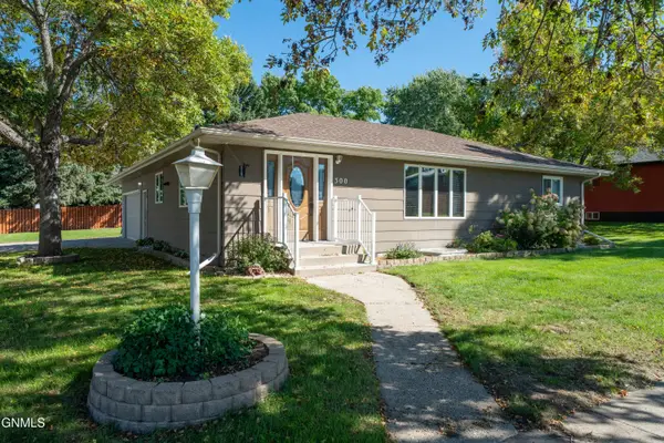 300 Saturn Drive, Bismarck, ND 58503