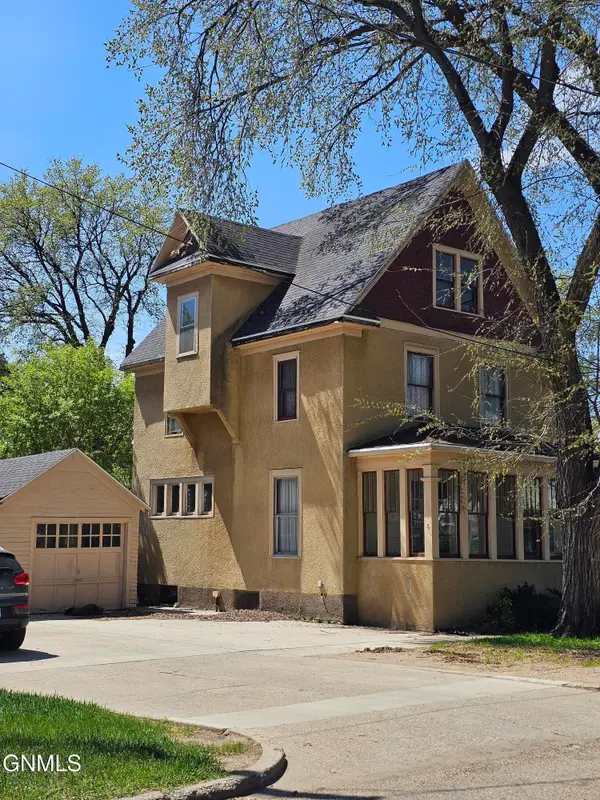 413 E B Avenue E, Bismarck, ND 58501