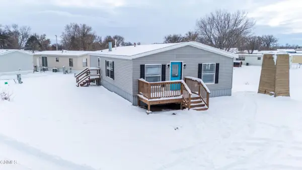 907 Frontier Trail, Mandan, ND 58554