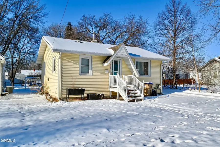 623 12th Street Nw, Minot, ND 58703 - Image #2