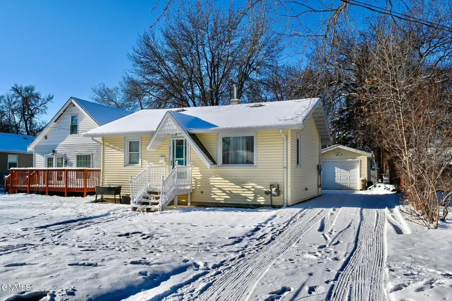 623 12th Street Nw, Minot, ND 58703 - Image #3