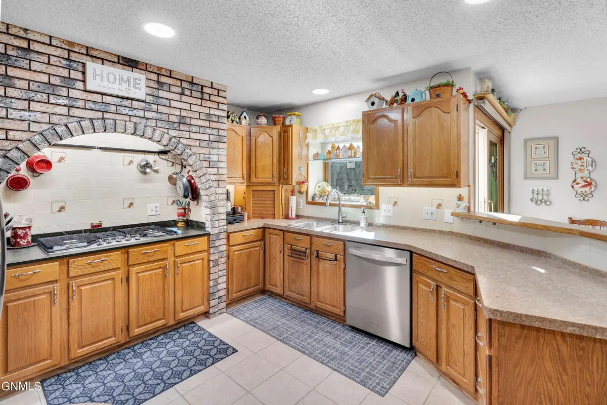 420 E Brandon Drive, Bismarck, ND 58503 - Image #1