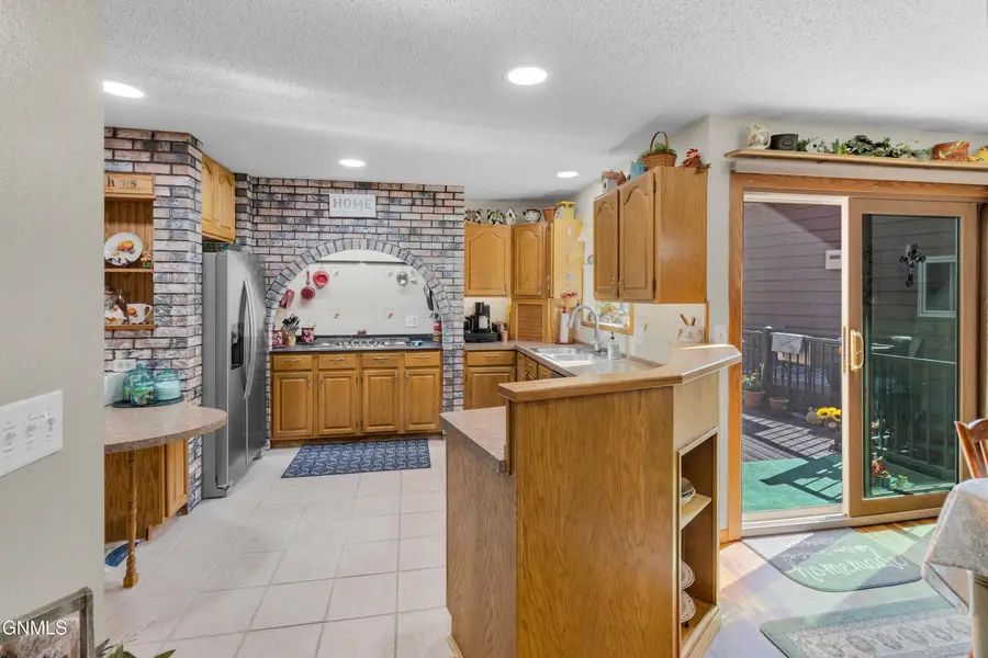 420 E Brandon Drive, Bismarck, ND 58503 - Image #3