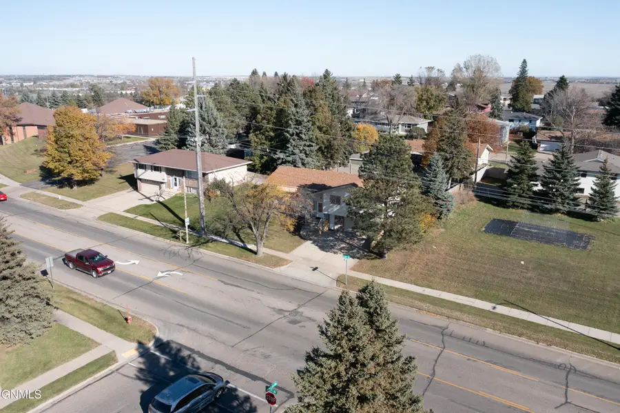 1135 N 26th Street N, Bismarck, ND 58501 - Image #2