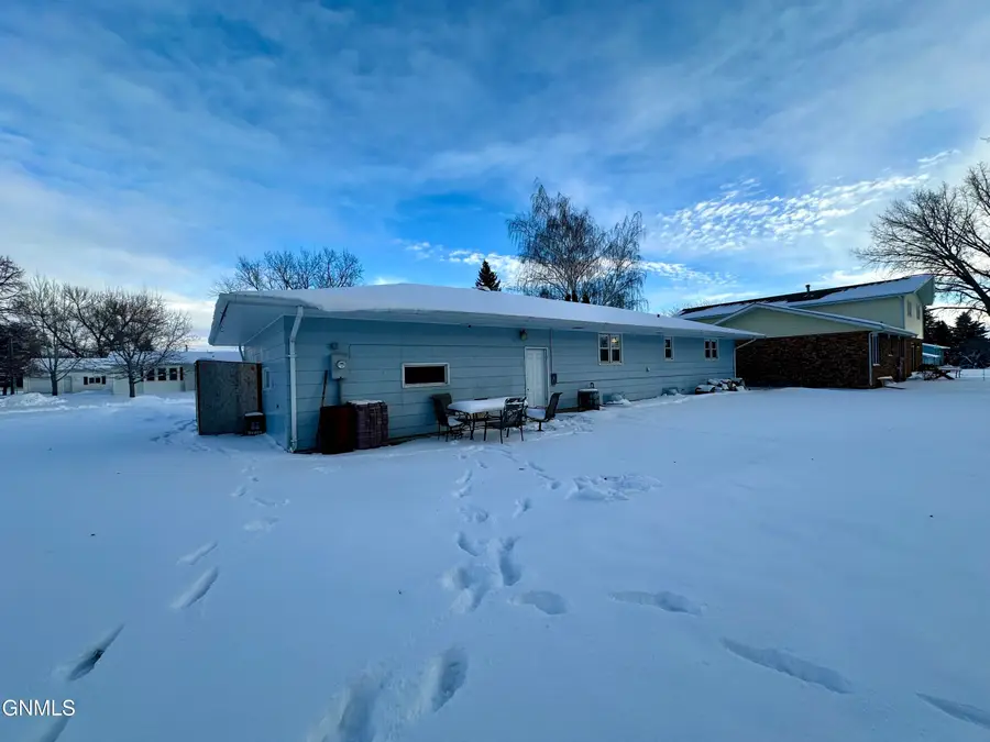 503 Sayler Street, Underwood, ND 58576 - Image #3