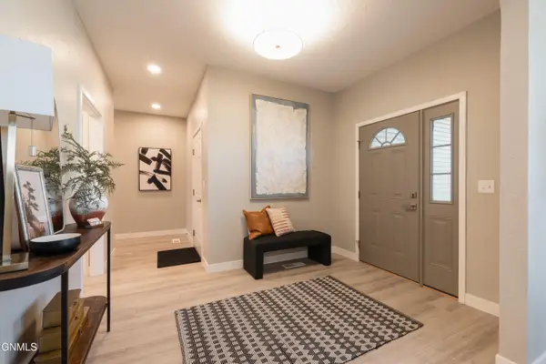 5531 Holmes Drive, Bismarck, ND 58504