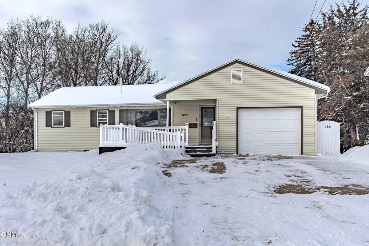 620 Crescent Lane, Bismarck, ND 58501 - Image #1