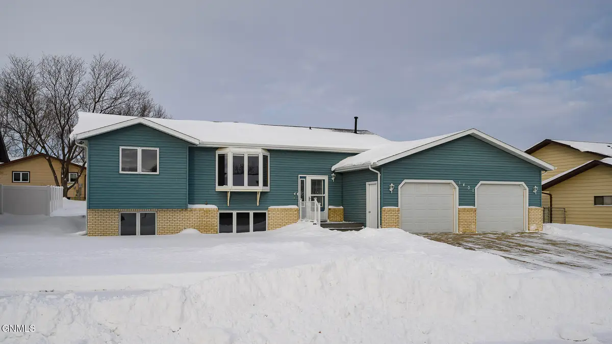 1401 4th Avenue Ne, Mandan, ND 58554 - Image #1