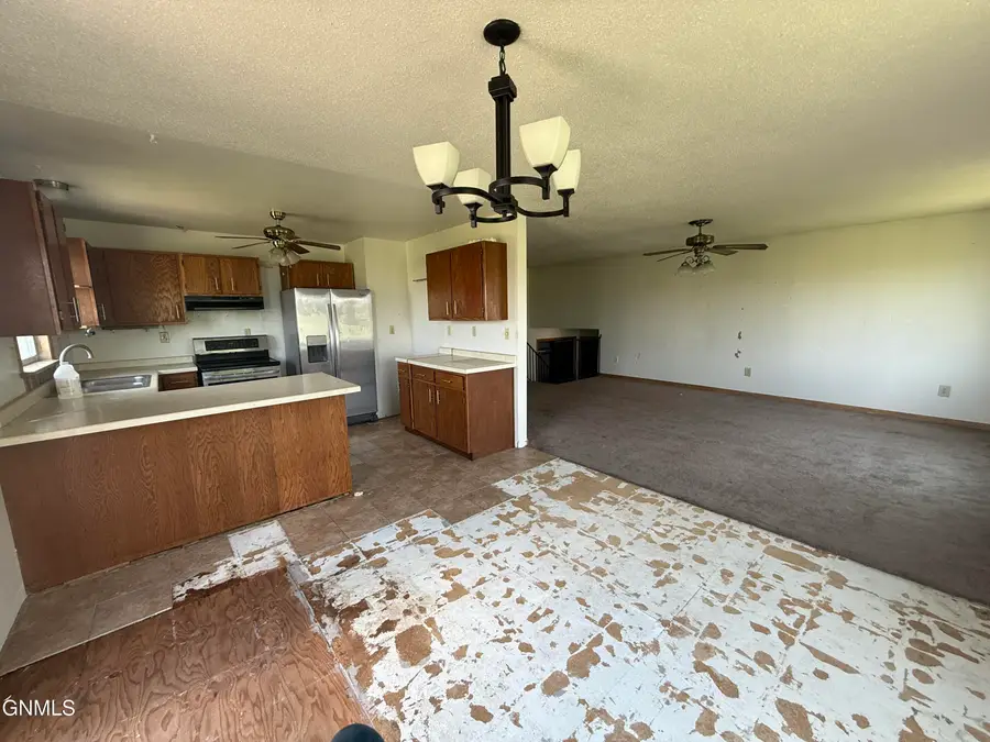 1804 14th Avenue E, Williston, ND 58801 - Image #3