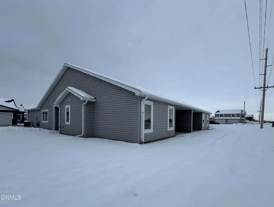 201 Kenner Loop, Bismarck, ND 58504 - Image #2