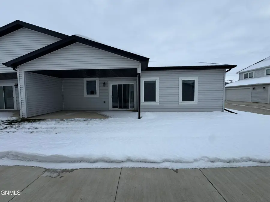 110 Kenner Loop, Bismarck, ND 58504 - Image #2