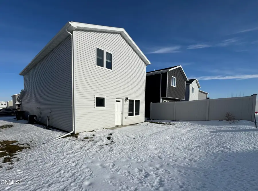 6985 Majestic Loop, Lincoln, ND 58504 - Image #2