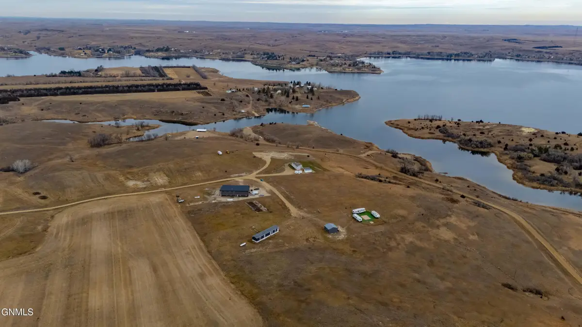 6812 E Schatz Lane, Elgin, ND 58533 - Image #1