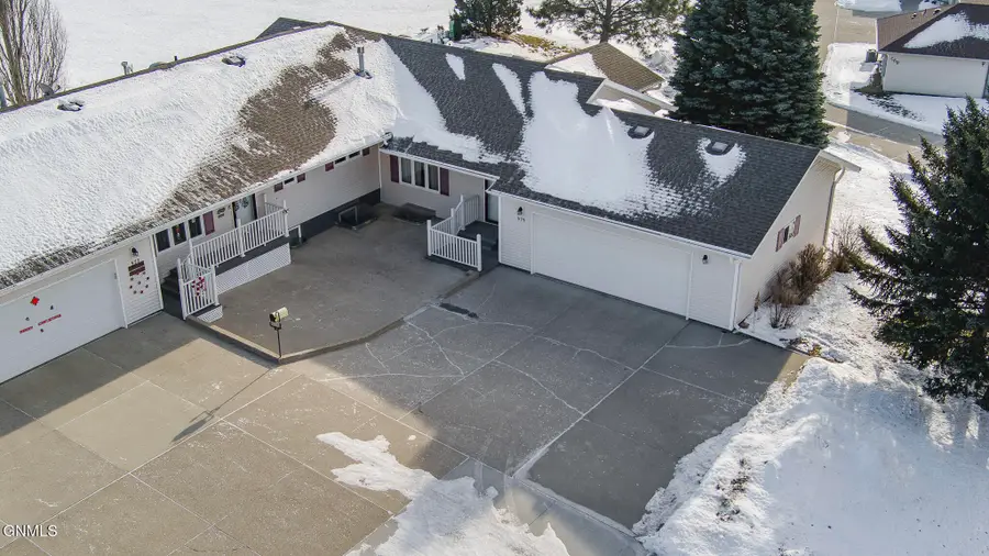 575 Brandon Place, Bismarck, ND 58503 - Image #3