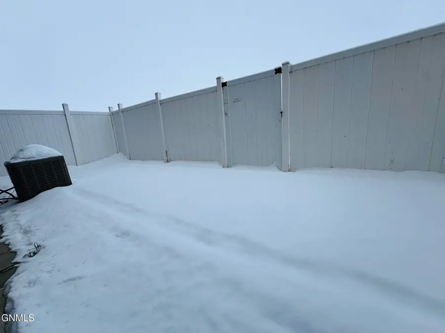 5809 Victoria Avenue #H, Williston, ND 58801 - Image #3