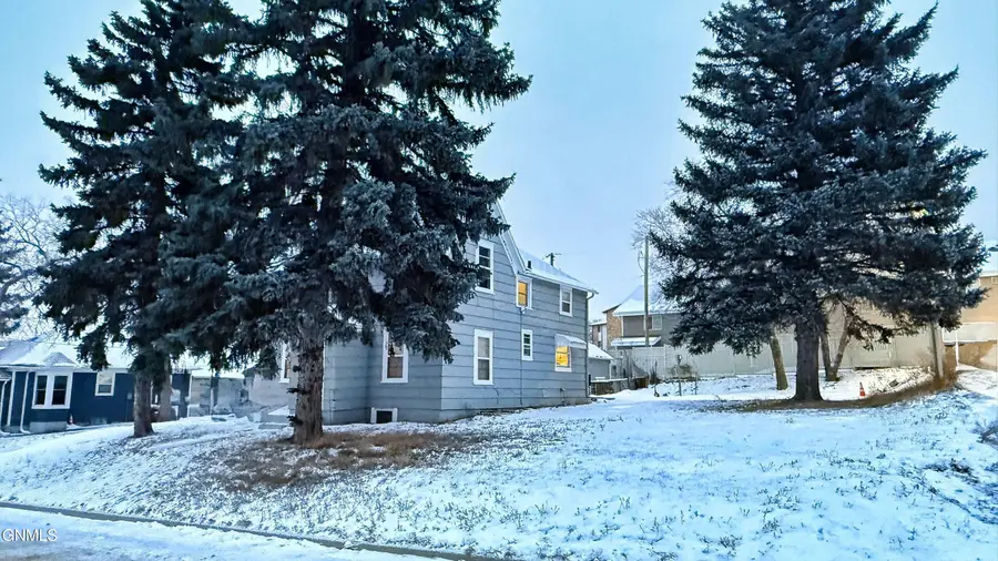 613 8th Street Sw, Minot, ND 58701 - Image #3