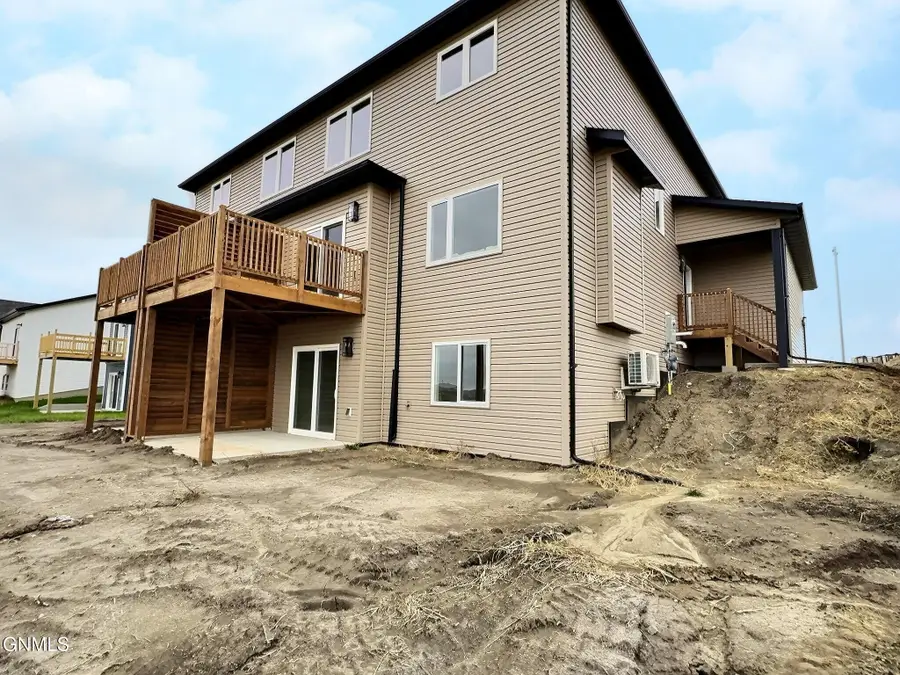 1020 Beretta Street Nw, Mandan, ND 58554 - Image #2