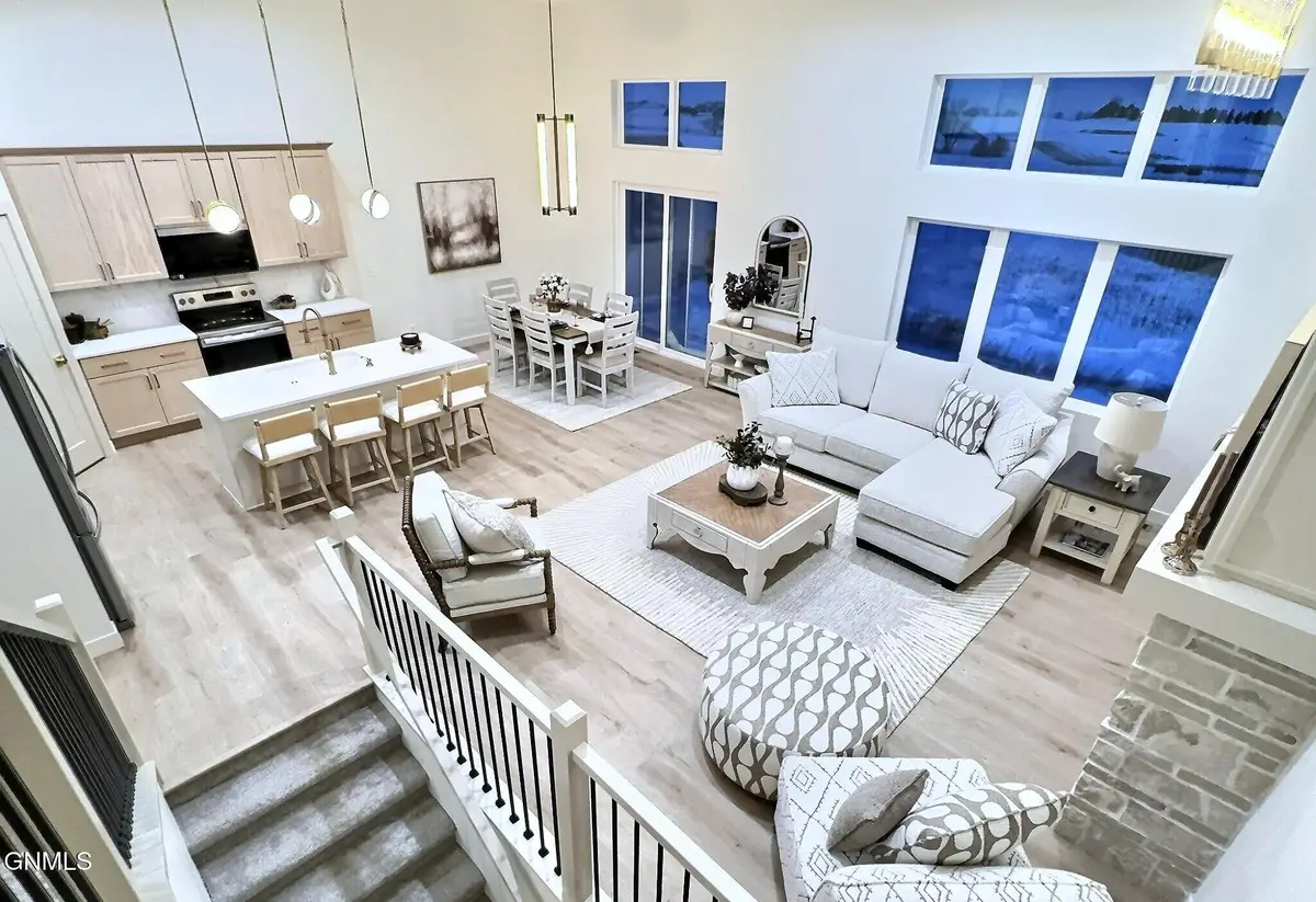 918 Beretta Street Nw, Mandan, ND 58554 - Image #1