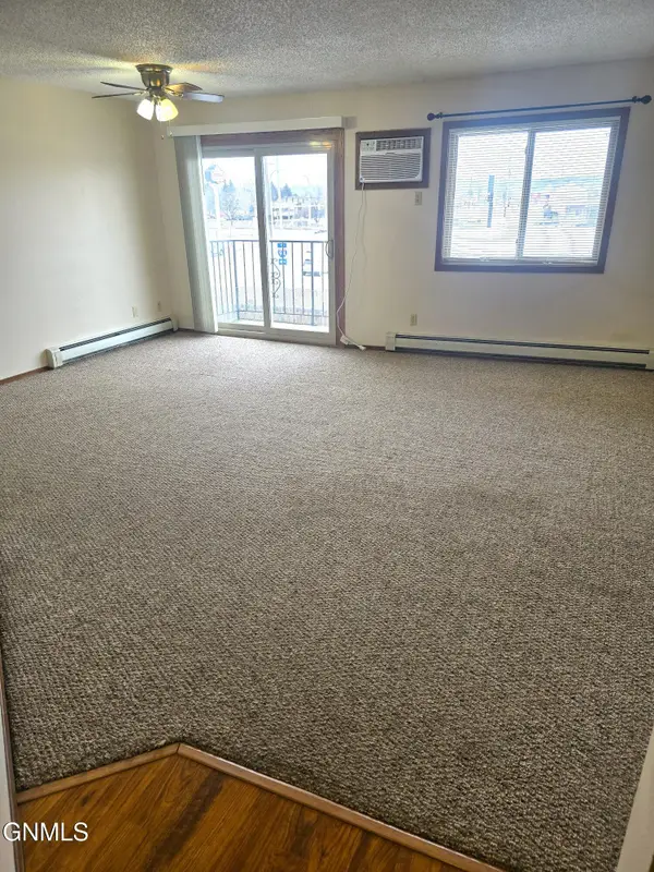 1112 Portland Drive #301, Bismarck, ND 58504