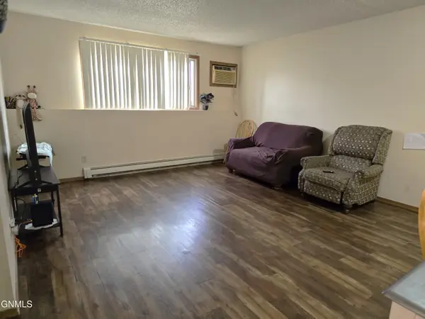 1112 Portland Drive #104, Bismarck, ND 58504