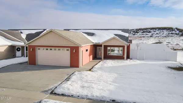 2923 Armstrong Street, Lincoln, ND 58504