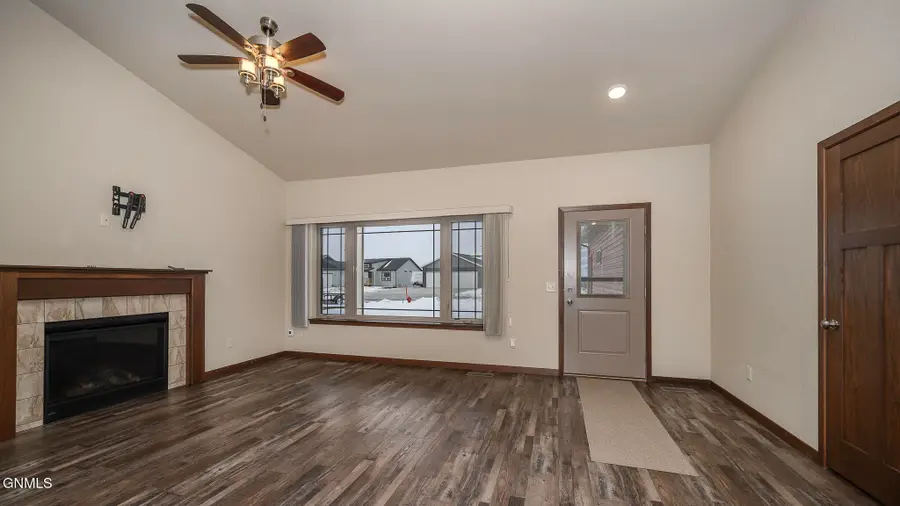 2923 Armstrong Street, Lincoln, ND 58504 - Image #2