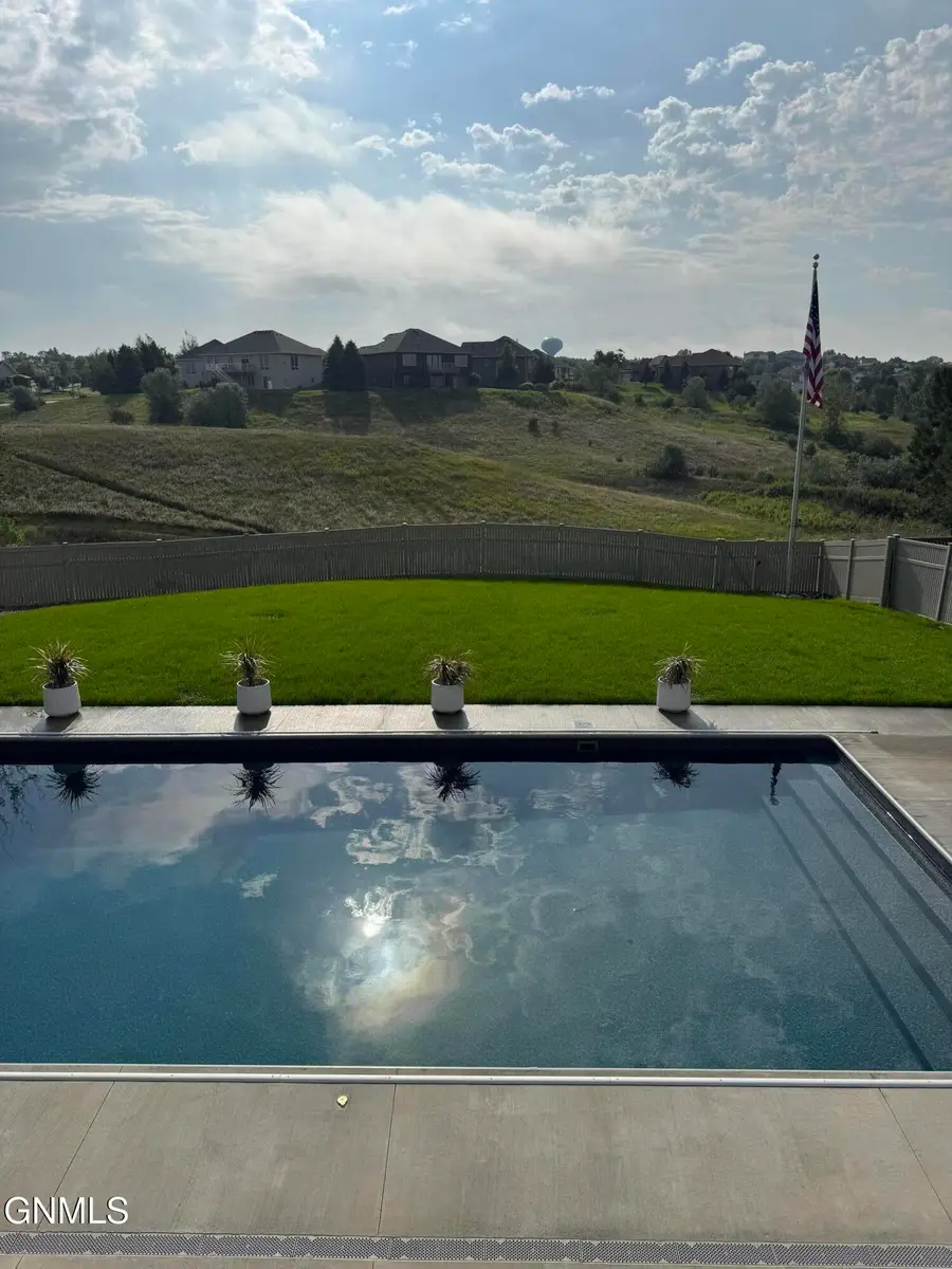 1217 Eagle Crest Loop, Bismarck, ND 58503 - Image #3