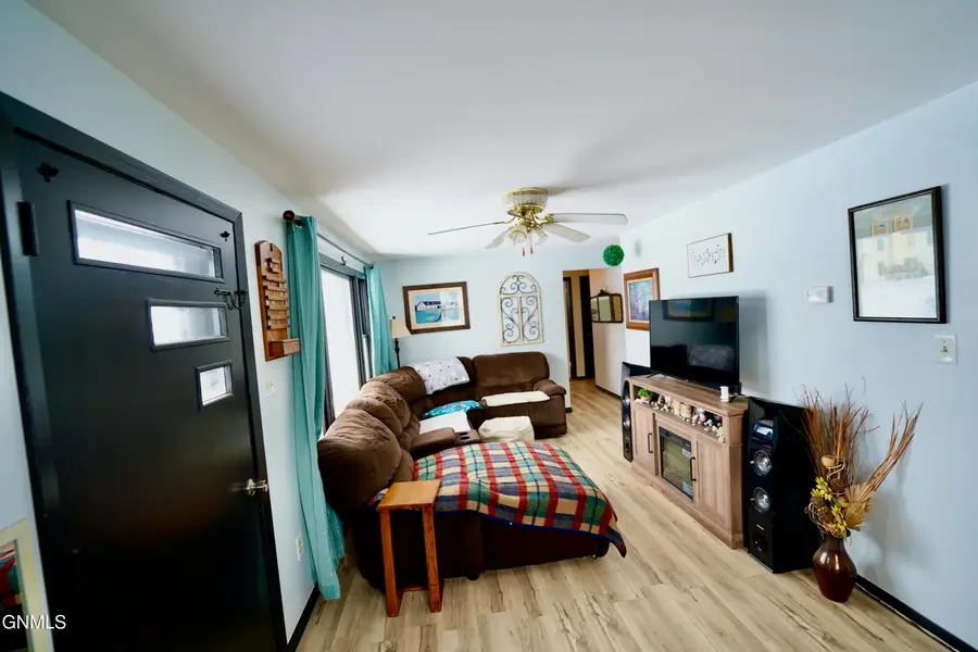 1106 2nd Avenue Ne, Jamestown, ND 58401 - Image #3