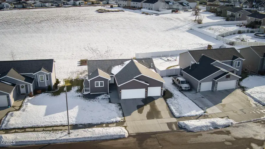 1308 Plains Bend Se, Mandan, ND 58554 - Image #2