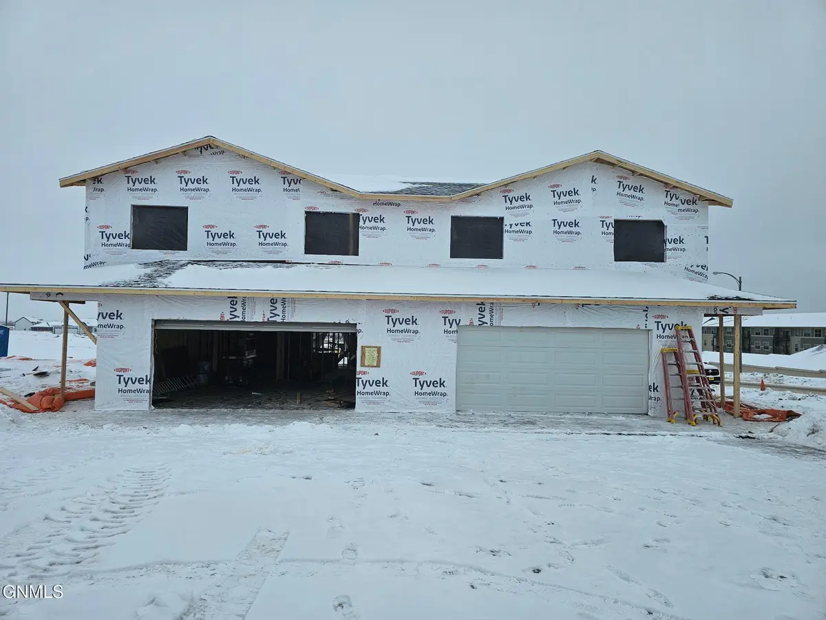 2906 30th Avenue W, Williston, ND 58801 - Image #1