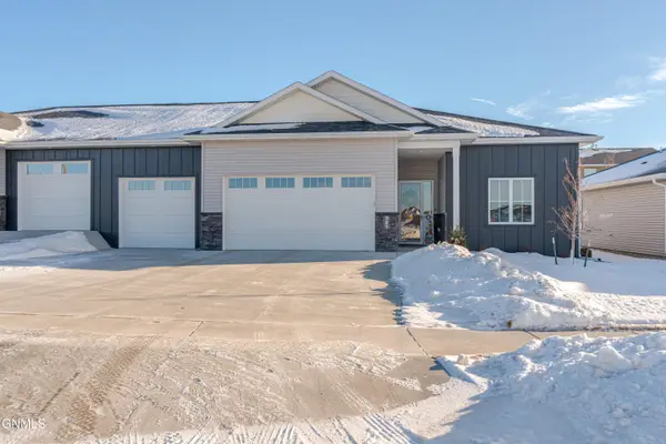 321 Calvert Drive, Bismarck, ND 58503