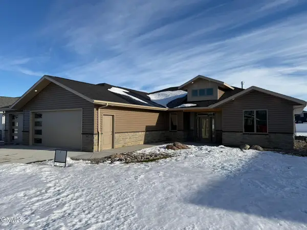 3005 Peach Tree Drive, Bismarck, ND 58504