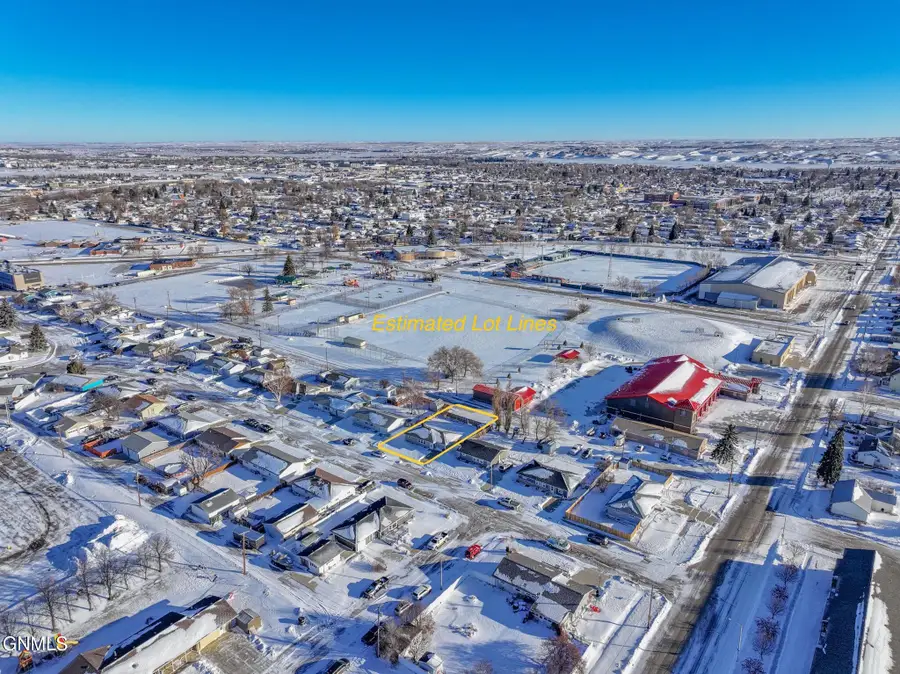 1208 13th Avenue W, Williston, ND 58801 - Image #2