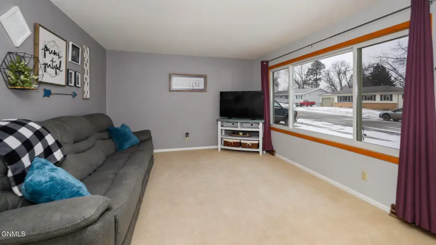 1737 9th Street N, Bismarck, ND 58501 - Image #2