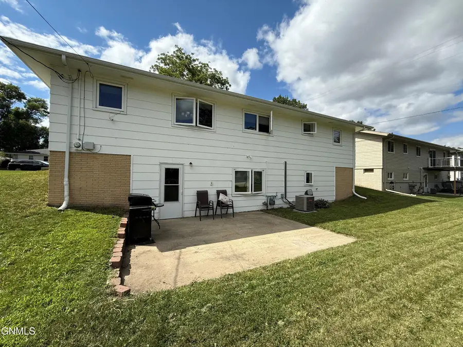 1723 21st Street, Bismarck, ND 58501 - Image #2