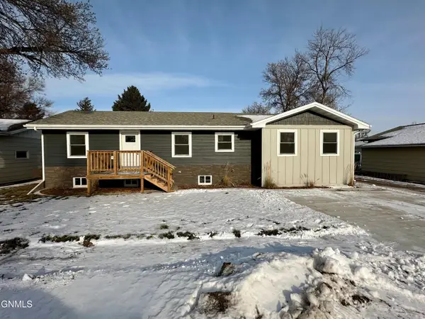 114 3rd Street Ne, Hazen, ND 58545