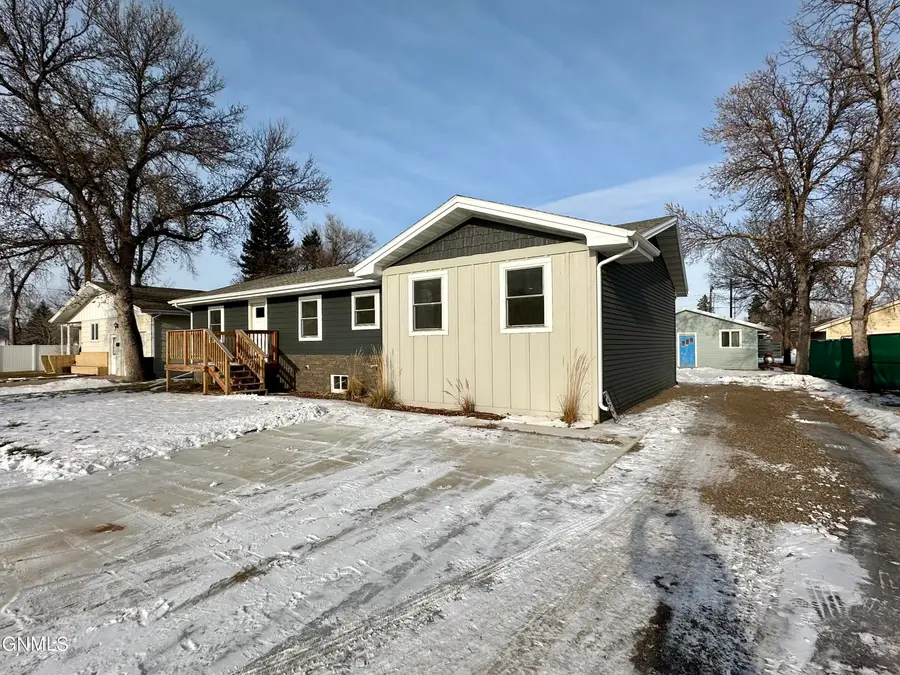 114 3rd Street Ne, Hazen, ND 58545 - Image #3
