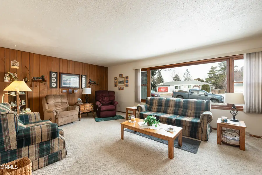 425 Interstate Avenue Nw, Bismarck, ND 58503 - Image #2