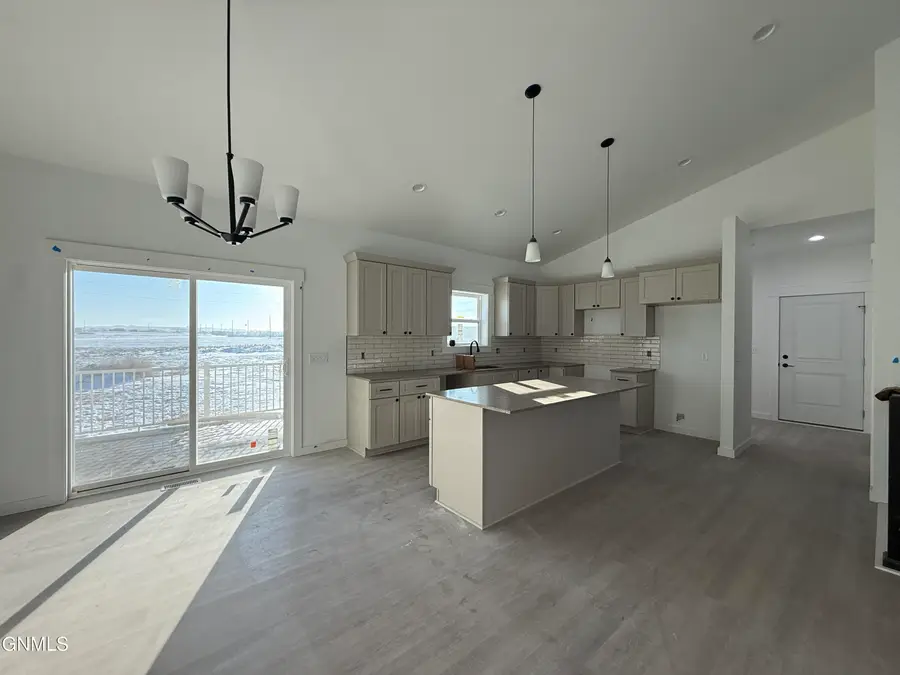 13370 Meadow Creek Street, Williston, ND 58801 - Image #3