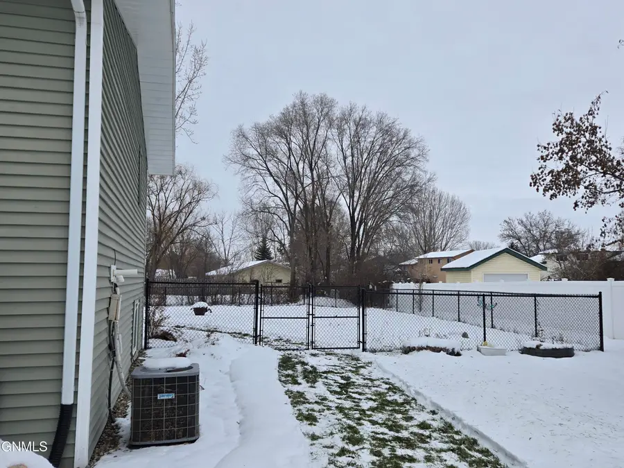 1222 Imperial Drive #5, Bismarck, ND 58504 - Image #3