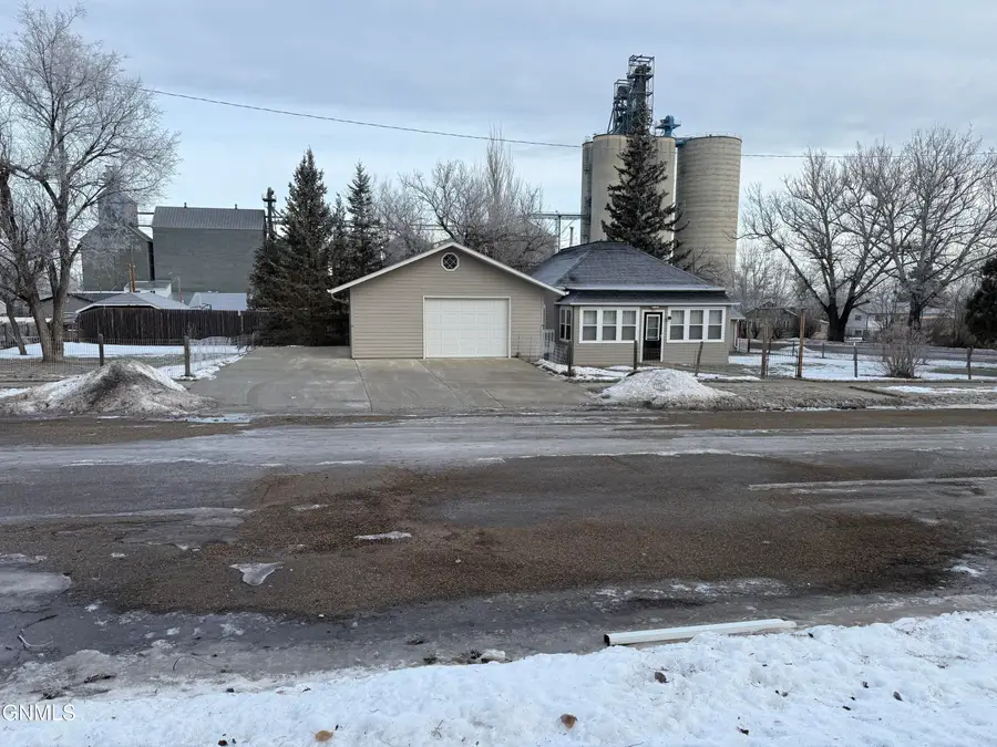 384 1st Street Se, Beach, ND 58621 - Image #2