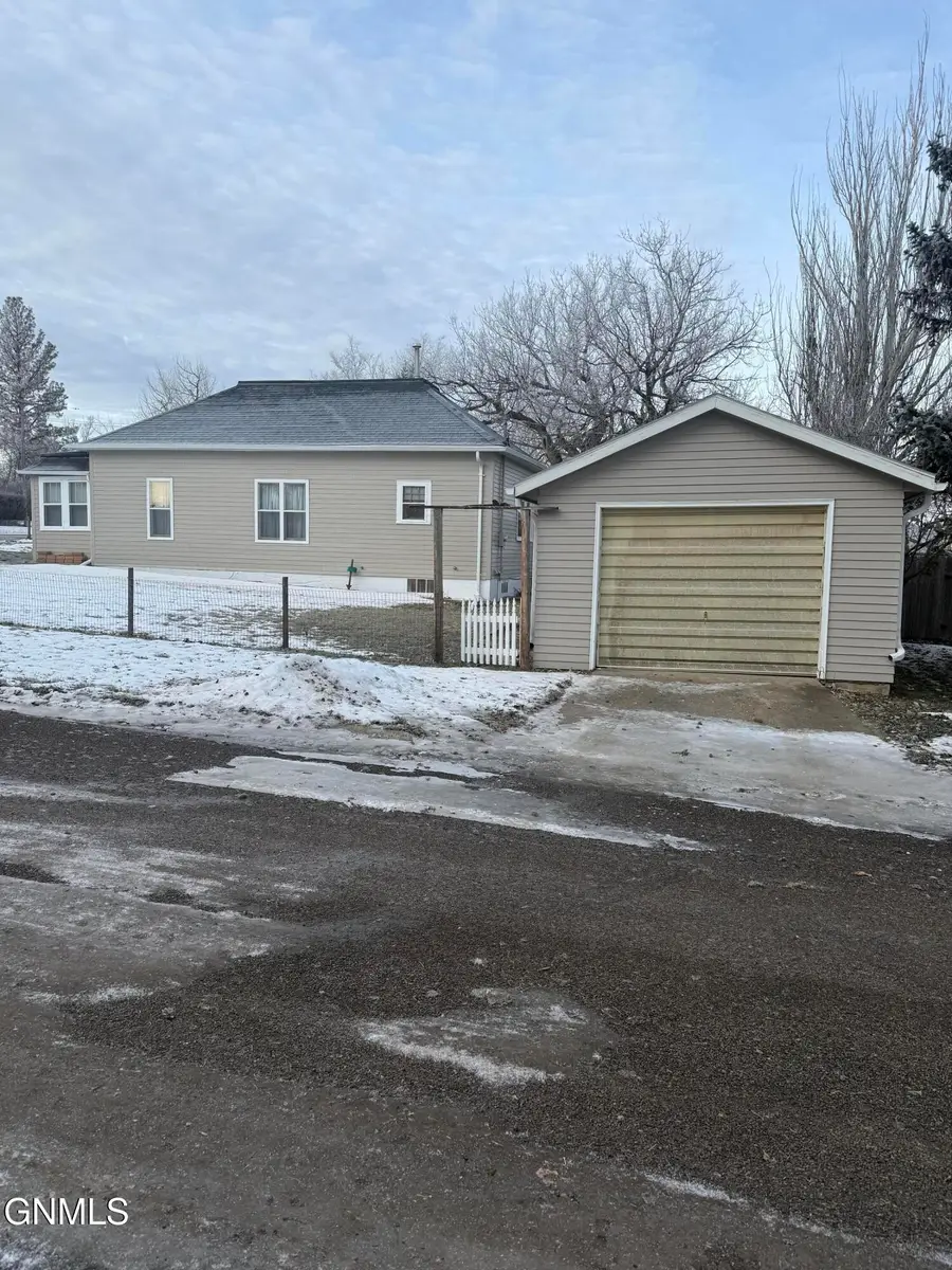 384 1st Street Se, Beach, ND 58621 - Image #3