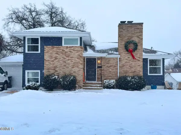 909 1st Street N, Bismarck, ND 58501