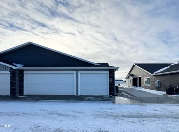 109 Kenner Loop, Bismarck, ND 58504